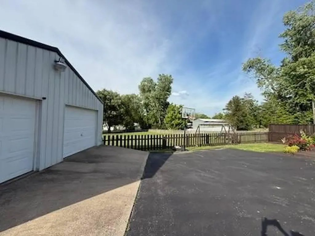 203 Fairgrounds Street Columbia KY 42728