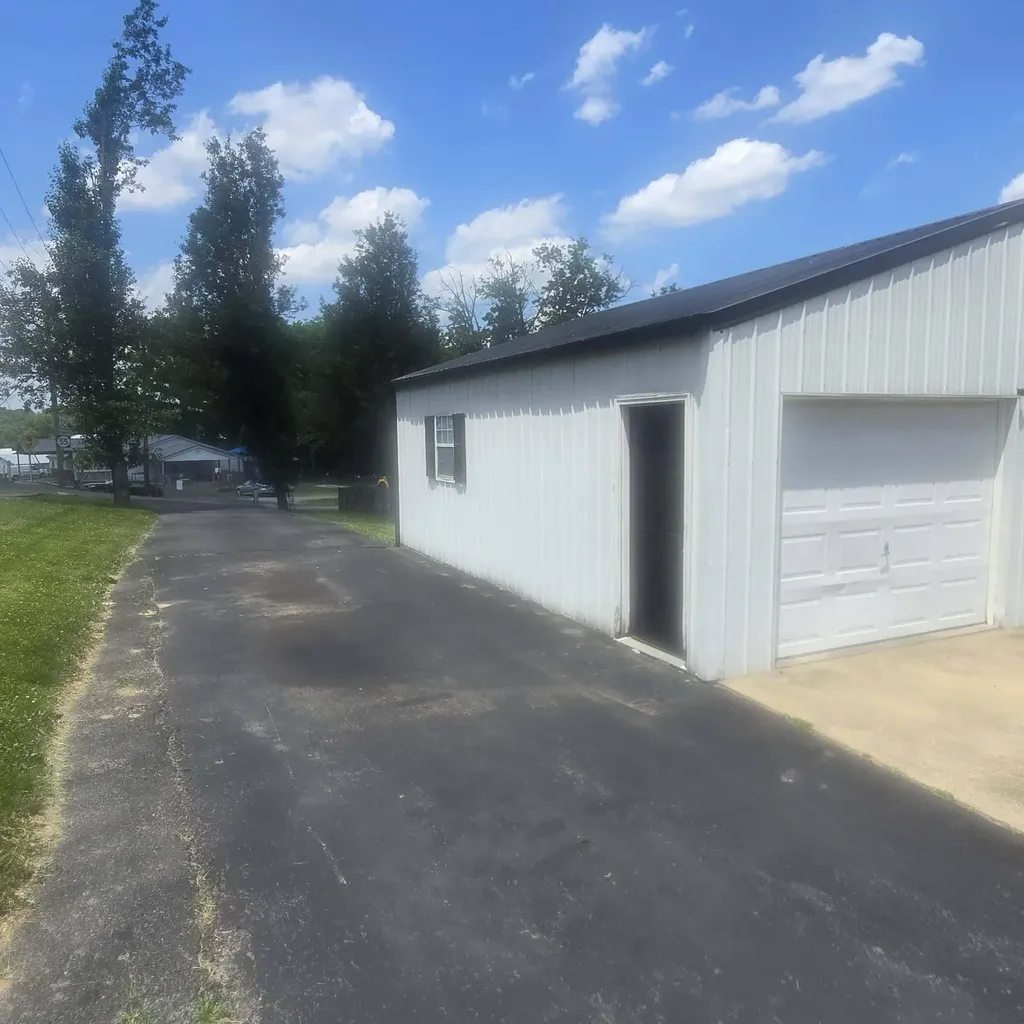 203 Fairgrounds Street Columbia KY 42728