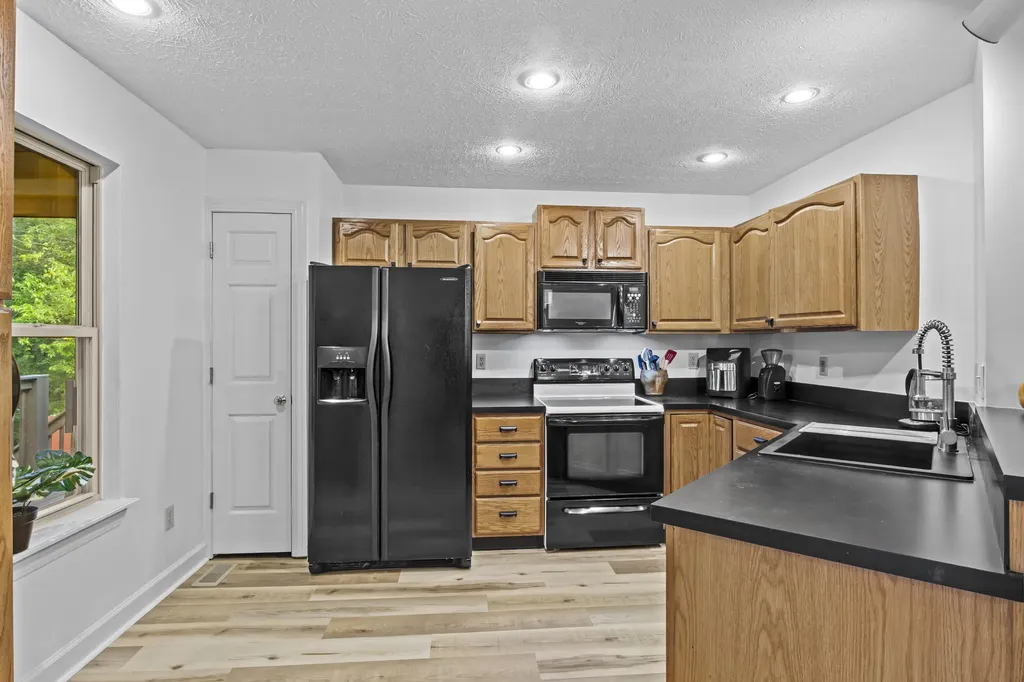 148 Barren River Boulevard Georgetown KY 40324