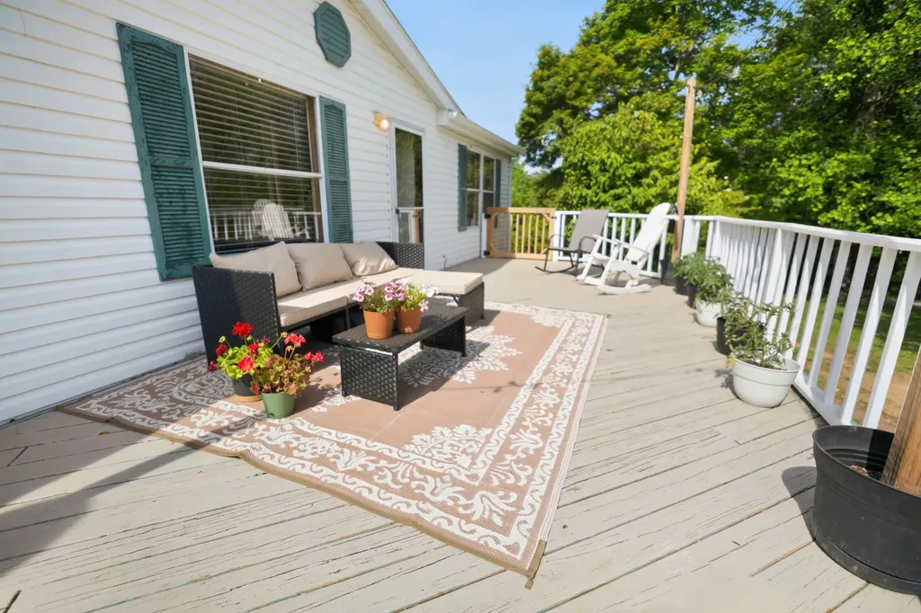 21 Pear Tree Lane Burnside KY 42519