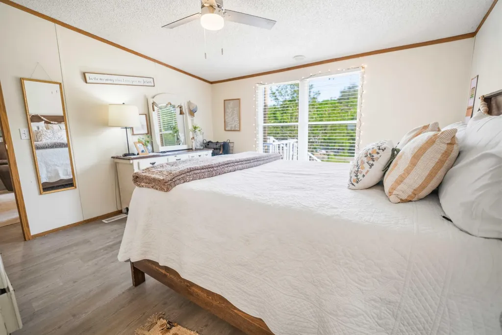 21 Pear Tree Lane Burnside KY 42519