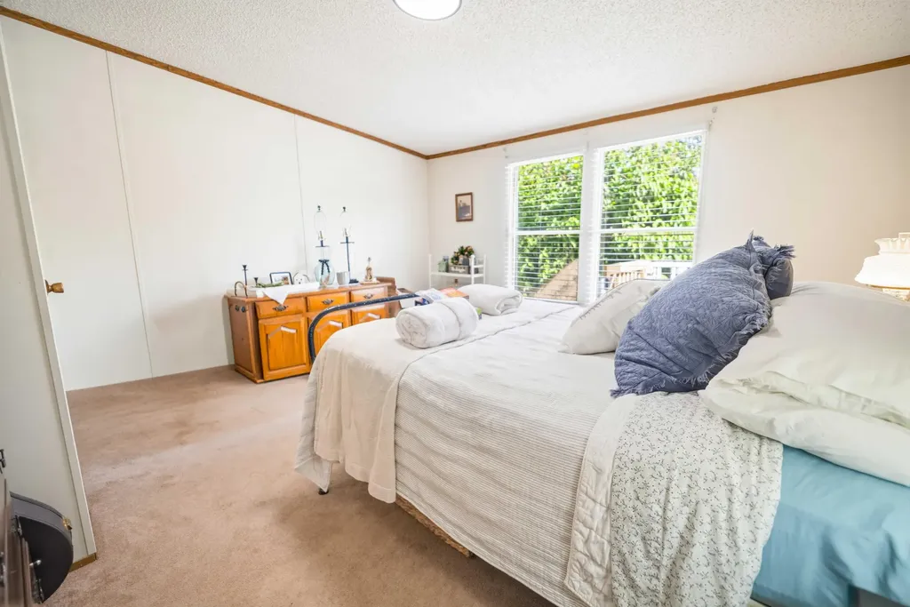 21 Pear Tree Lane Burnside KY 42519