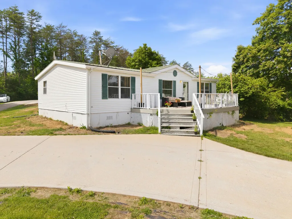 21 Pear Tree Lane Burnside KY 42519