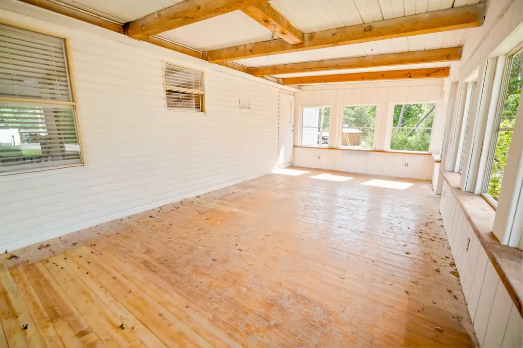 21 Pear Tree Lane Burnside KY 42519