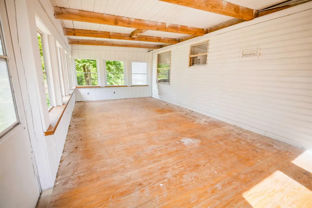 21 Pear Tree Lane Burnside KY 42519