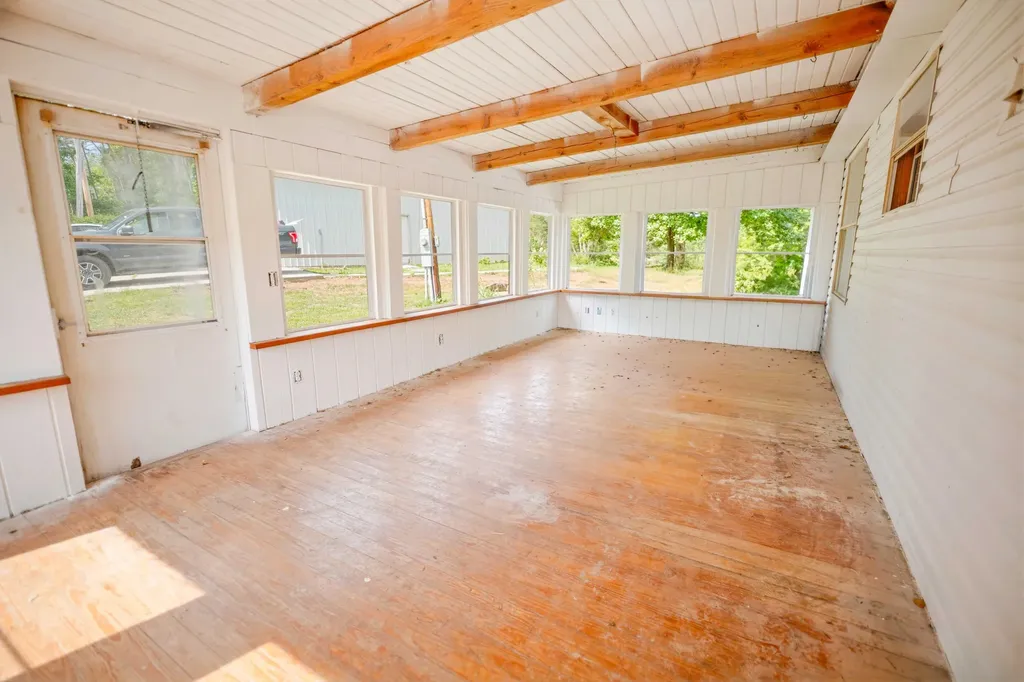 21 Pear Tree Lane Burnside KY 42519