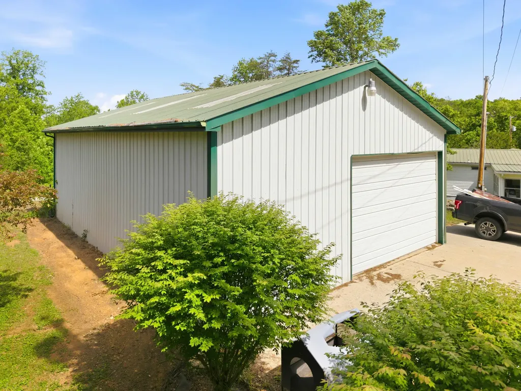 21 Pear Tree Lane Burnside KY 42519