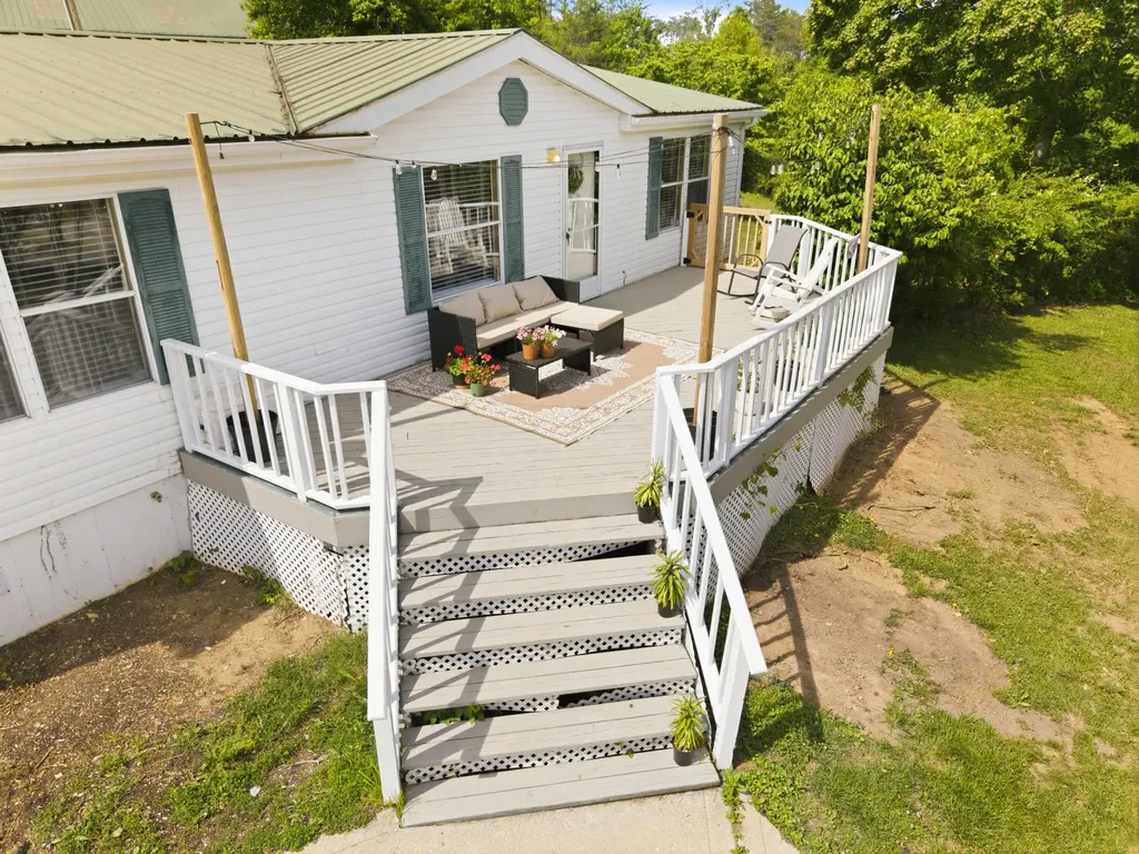 21 Pear Tree Lane Burnside KY 42519