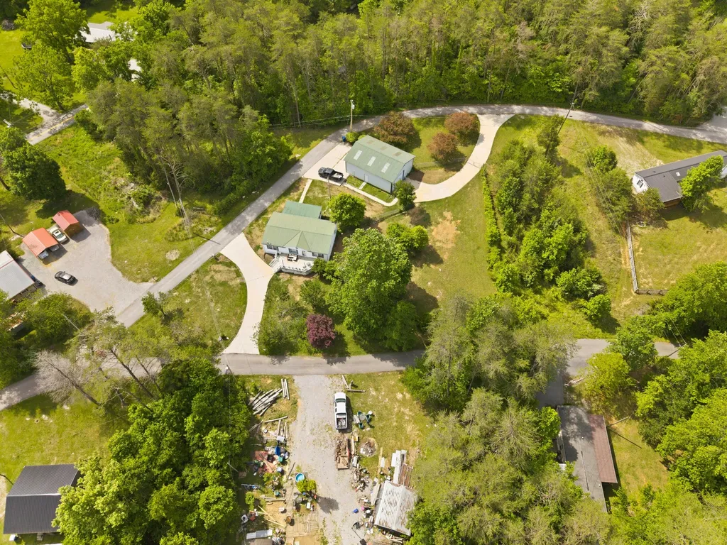 21 Pear Tree Lane Burnside KY 42519