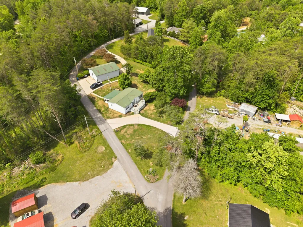 21 Pear Tree Lane Burnside KY 42519