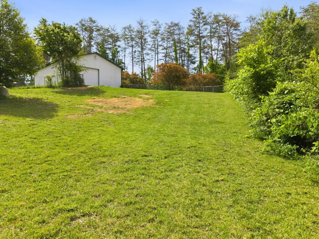 21 Pear Tree Lane Burnside KY 42519