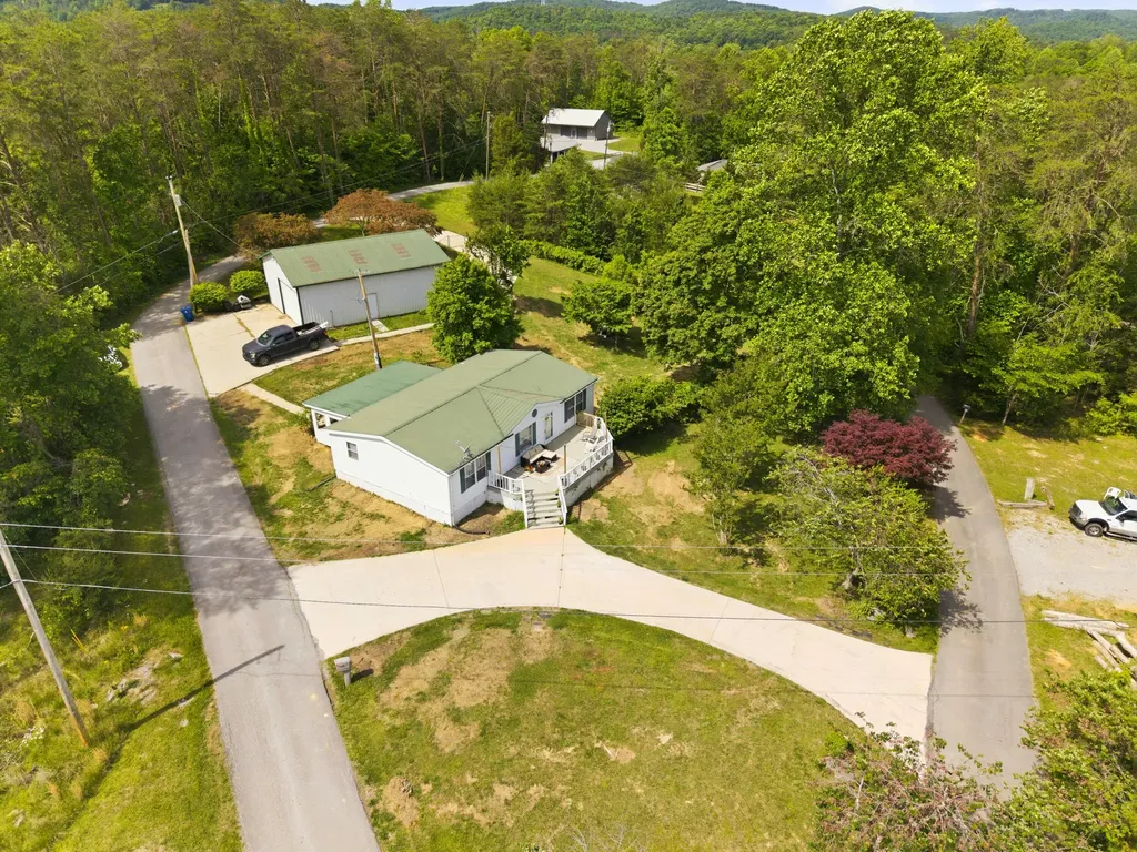 21 Pear Tree Lane Burnside KY 42519