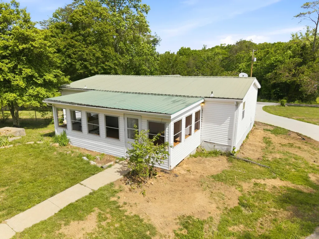 21 Pear Tree Lane Burnside KY 42519