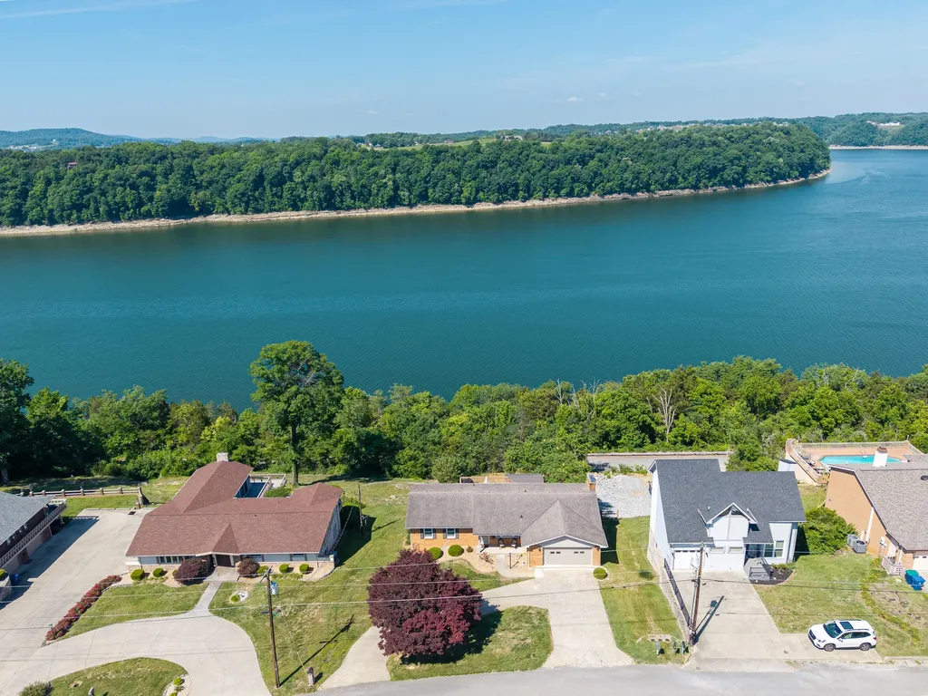 235 Lakeview Drive Somerset KY 42503
