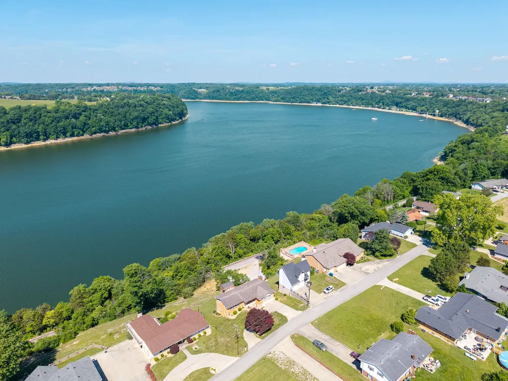 235 Lakeview Drive Somerset KY 42503