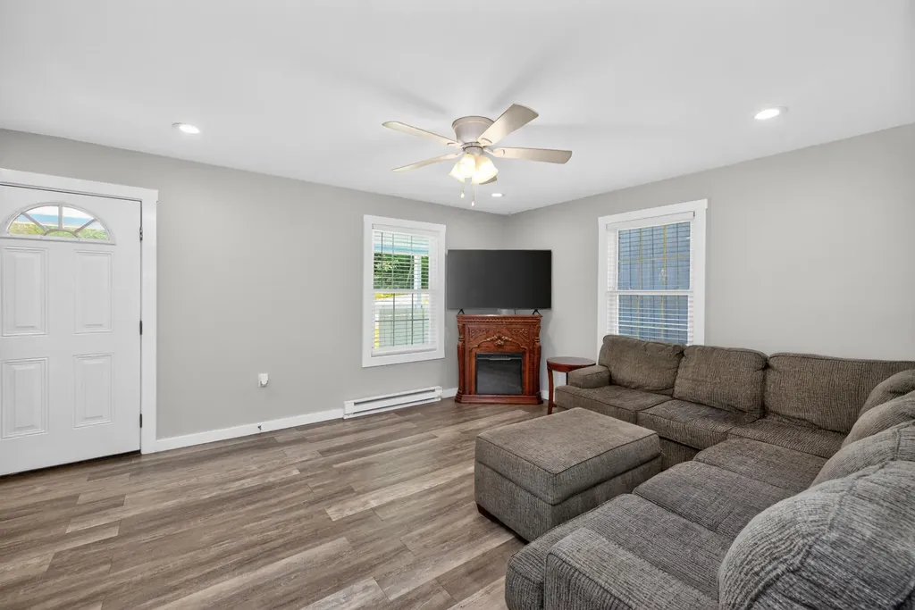 100 & 104 Vine Street Sadieville KY 40370