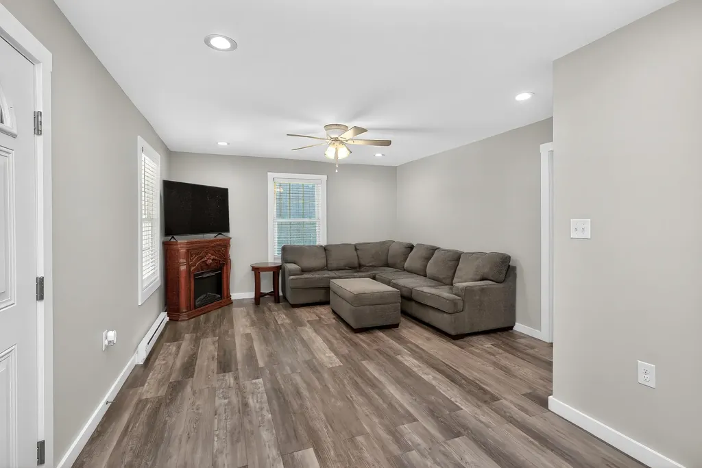 100 & 104 Vine Street Sadieville KY 40370