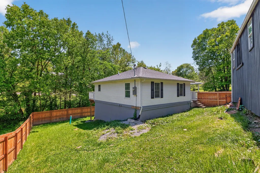 100 & 104 Vine Street Sadieville KY 40370