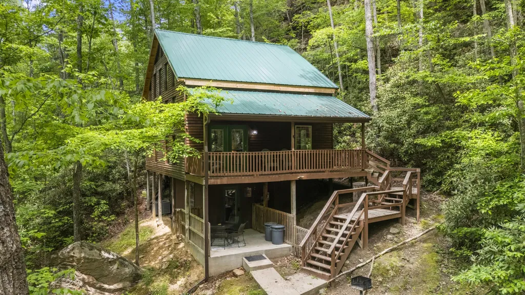 77 Lloyd Lane Stanton KY 40380