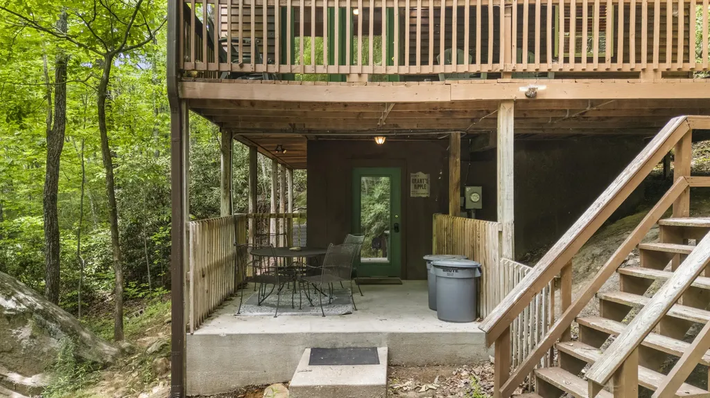 77 Lloyd Lane Stanton KY 40380