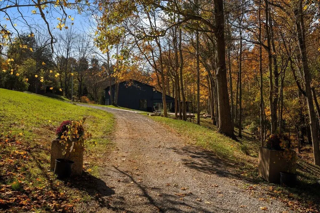 2231 Glass Mill Road Wilmore KY 40390