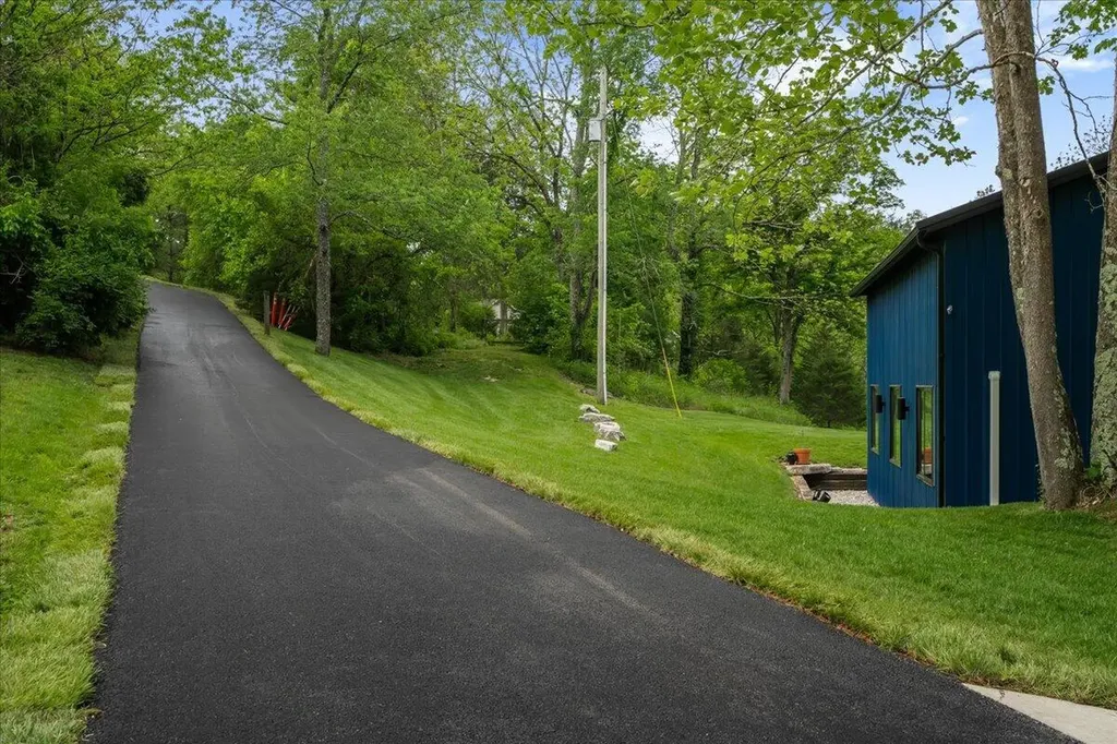2231 Glass Mill Road Wilmore KY 40390