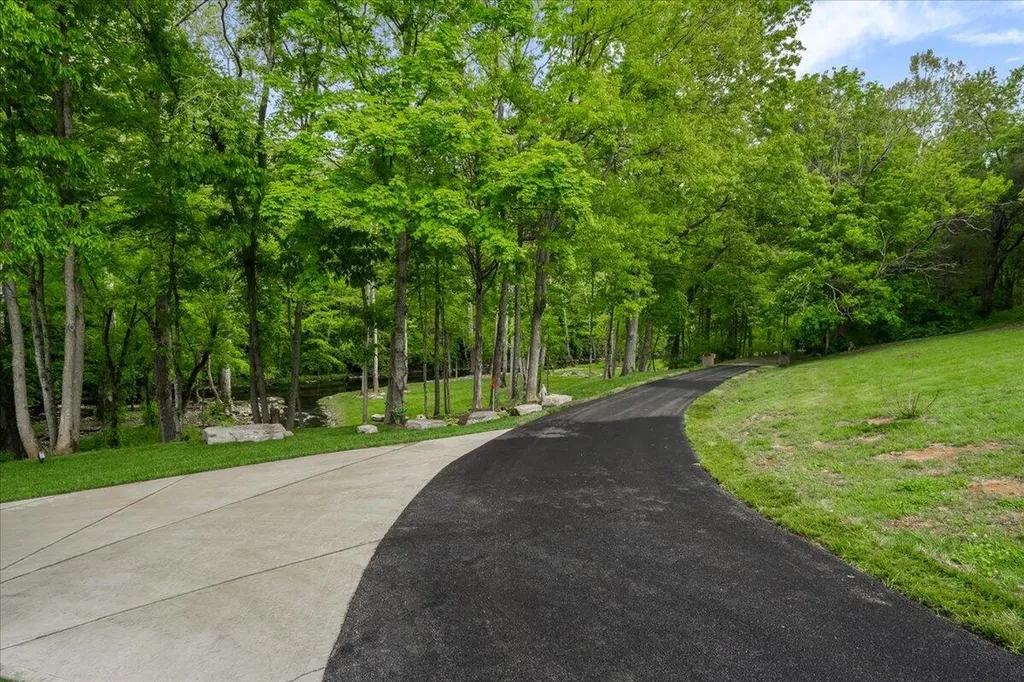 2231 Glass Mill Road Wilmore KY 40390