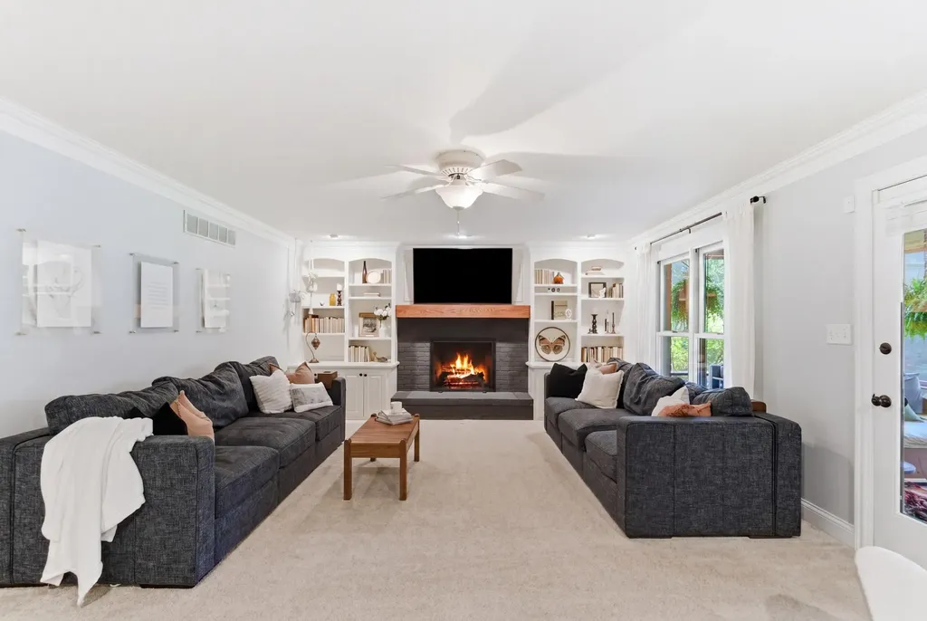4132 John Alden Lane Lexington KY 40504