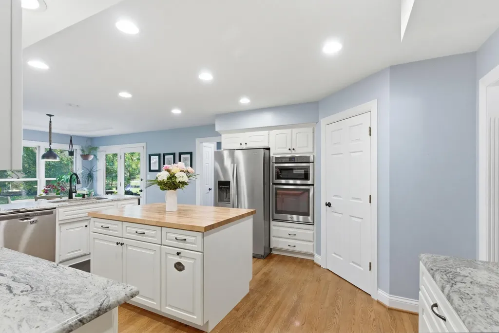 4132 John Alden Lane Lexington KY 40504