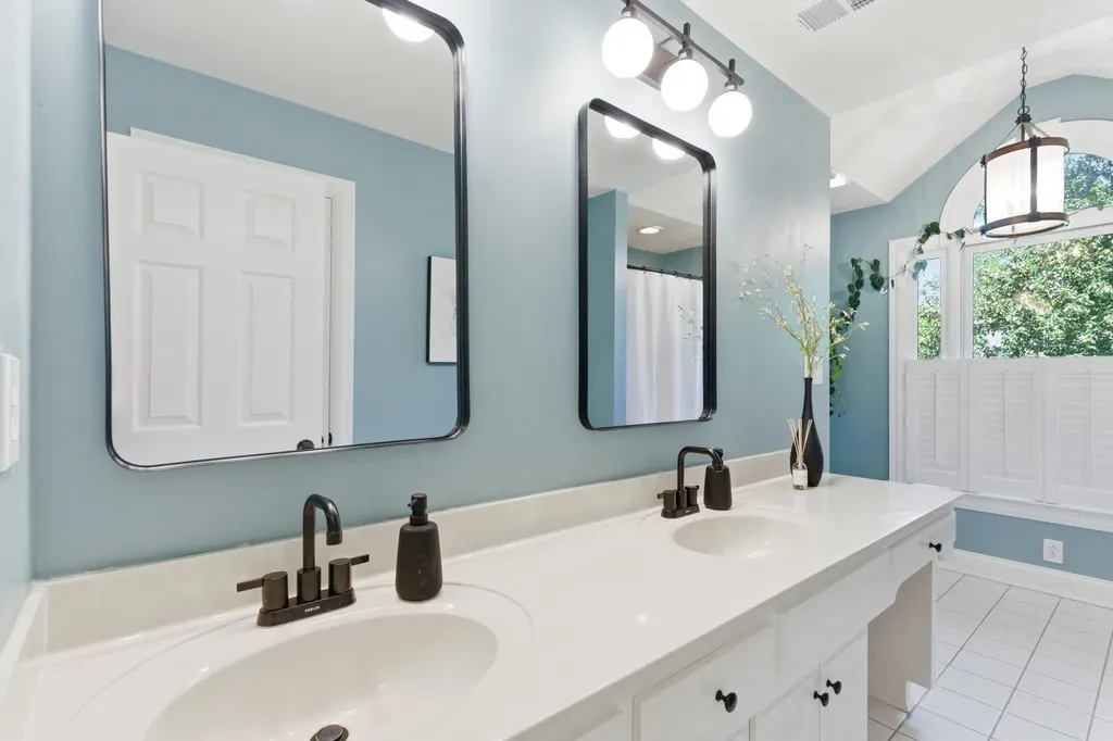 4132 John Alden Lane Lexington KY 40504