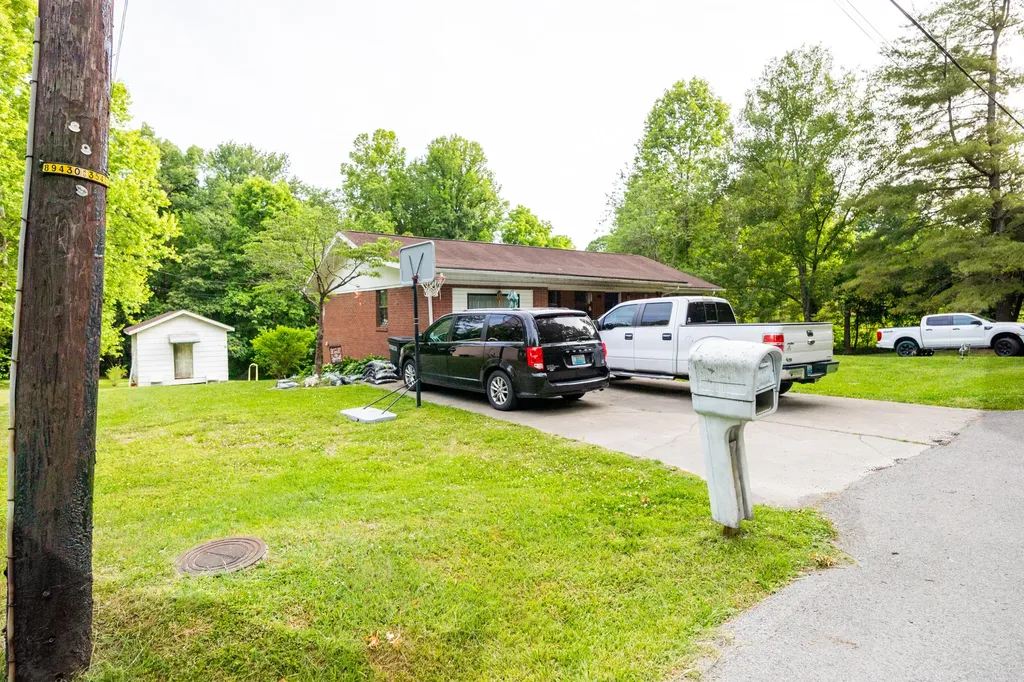137 Felts School Road Corbin KY 40701