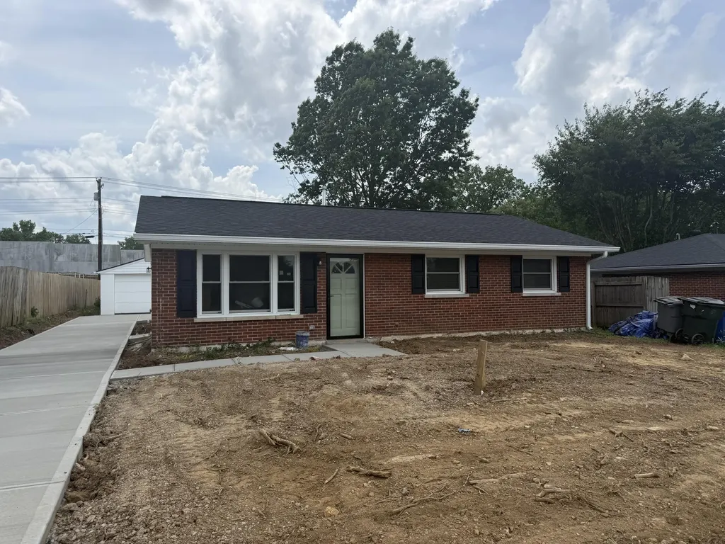 686 Eden Road Lexington KY 40505