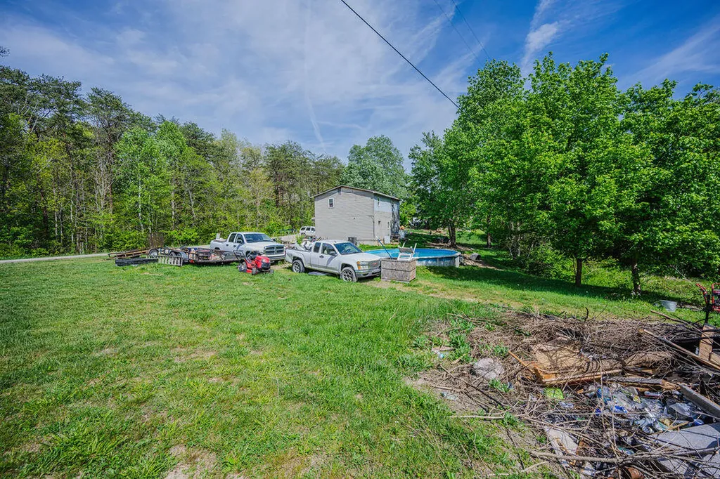 485 Estes Road Clay City KY 40312
