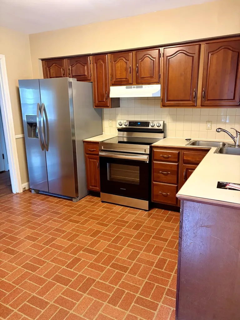 217 Romany Road Lexington KY 40502