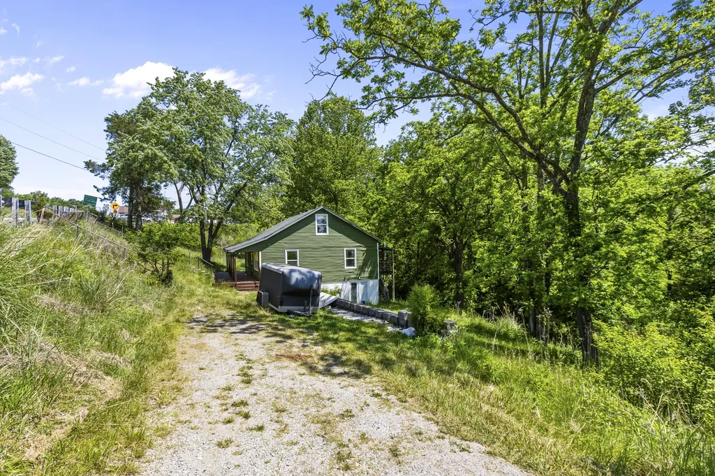 7390 Bald Knob Road Frankfort KY 40601