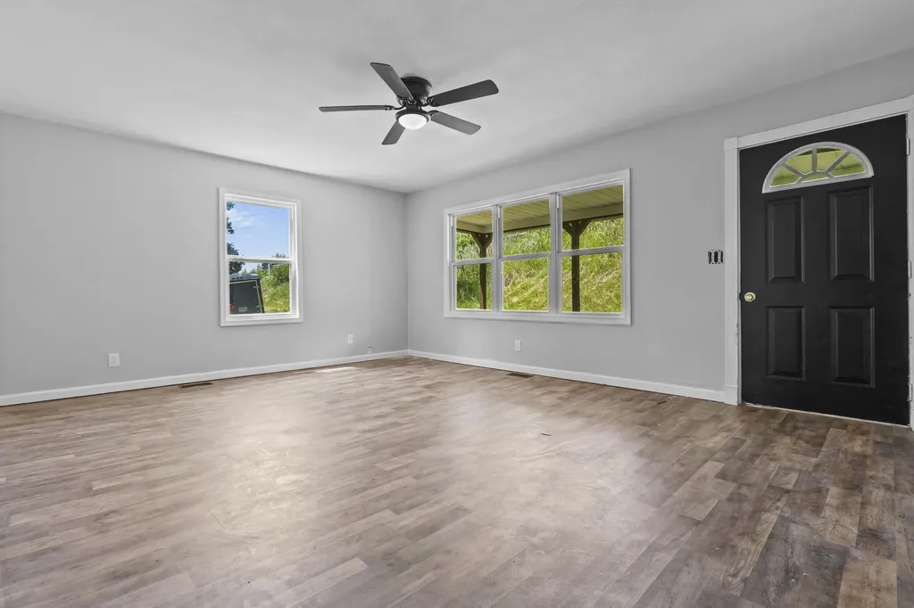 7390 Bald Knob Road Frankfort KY 40601