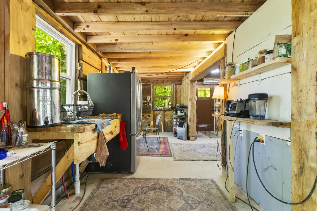 1237B High Rock Road Stanton KY 40380