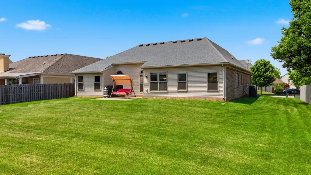 112 Shepherds Trace Versailles KY 40383