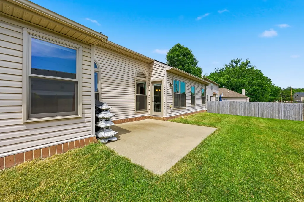 112 Shepherds Trace Versailles KY 40383
