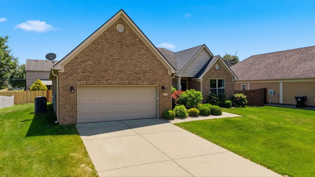 112 Shepherds Trace Versailles KY 40383