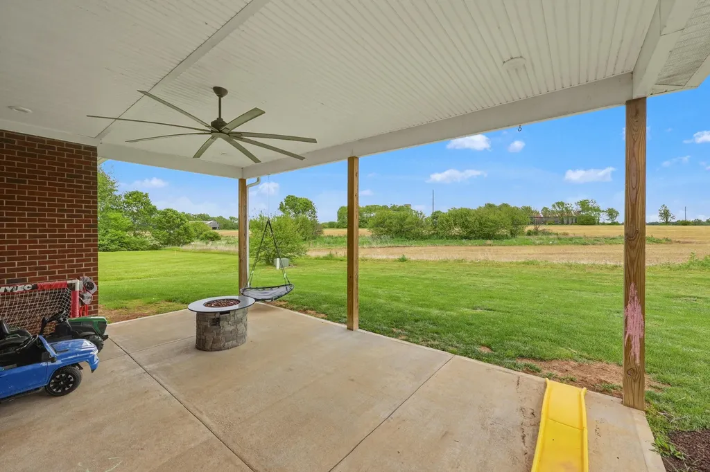 445 Houston Oaks Drive Paris KY 40361