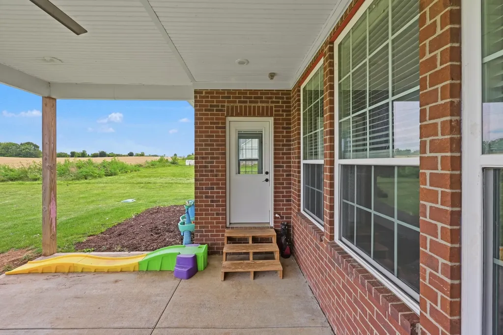 445 Houston Oaks Drive Paris KY 40361