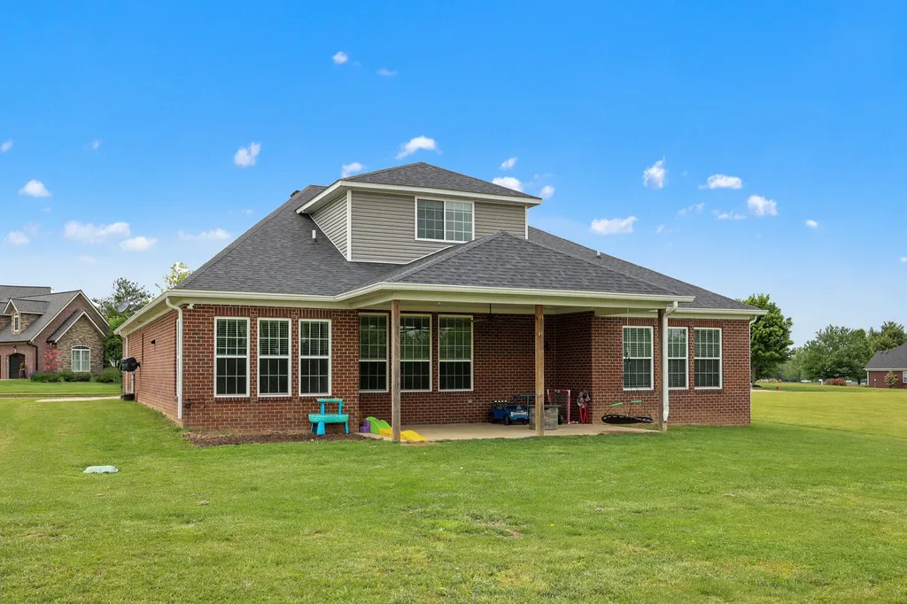 445 Houston Oaks Drive Paris KY 40361