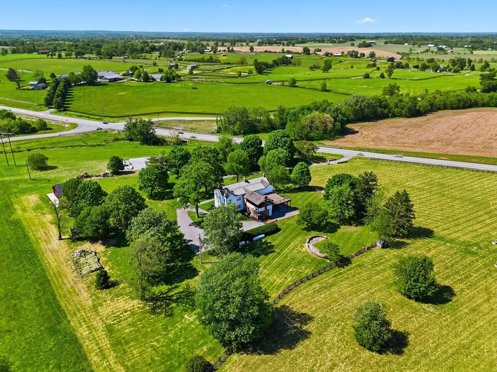 1975 Georgetown Road Paris KY 40361