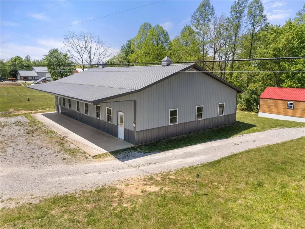 660 Watt Nantz Road East Bernstadt KY 40729