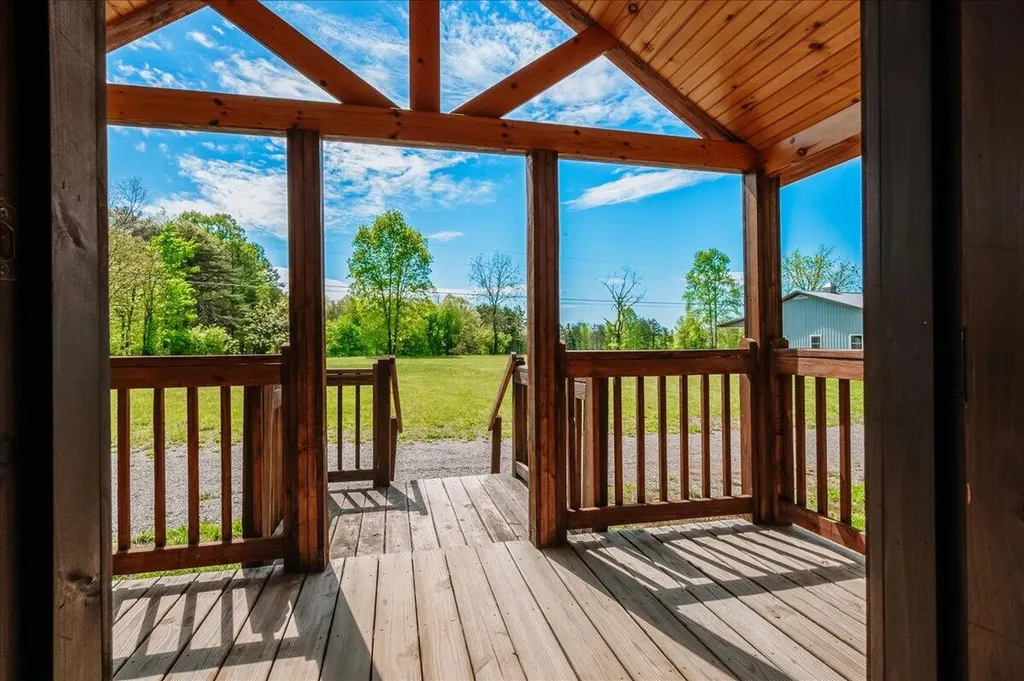 660 Watt Nantz Road East Bernstadt KY 40729