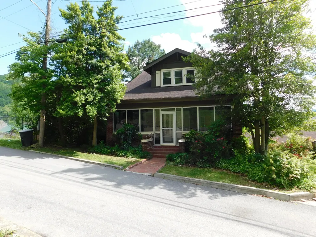 306 Ivy Street Harlan KY 40831