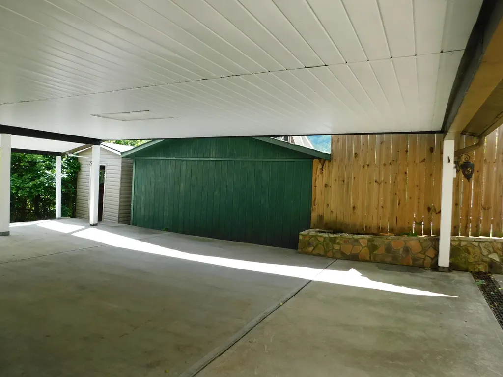 306 Ivy Street Harlan KY 40831