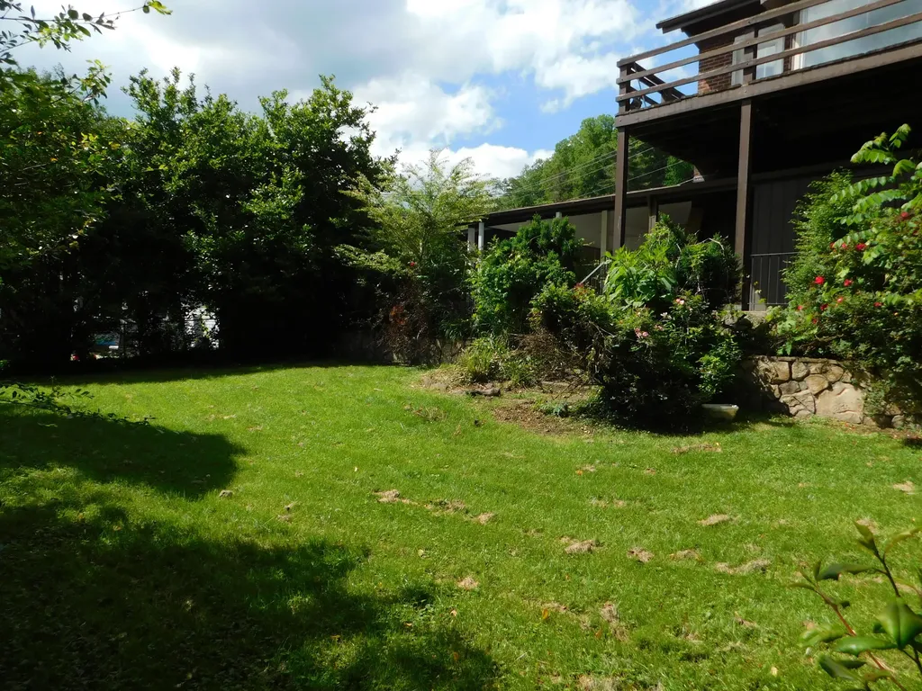 306 Ivy Street Harlan KY 40831