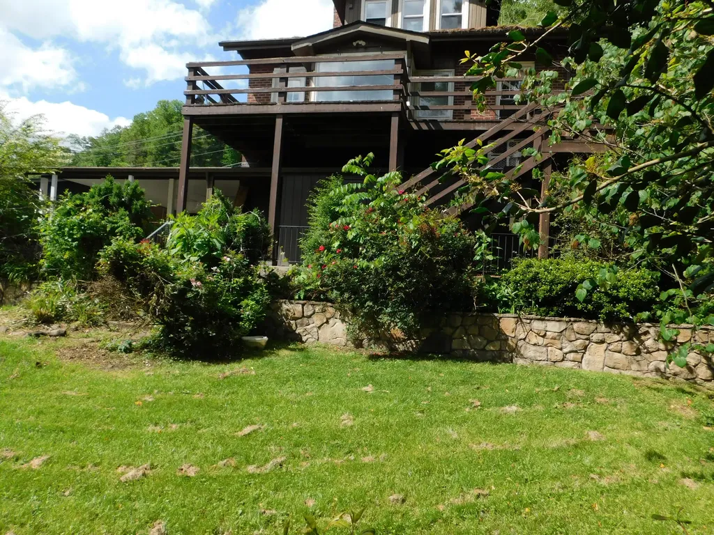 306 Ivy Street Harlan KY 40831